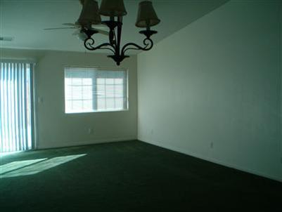 7916 Jackstraw Street Bakersfield, CA 93307 - Photo 5 of 9