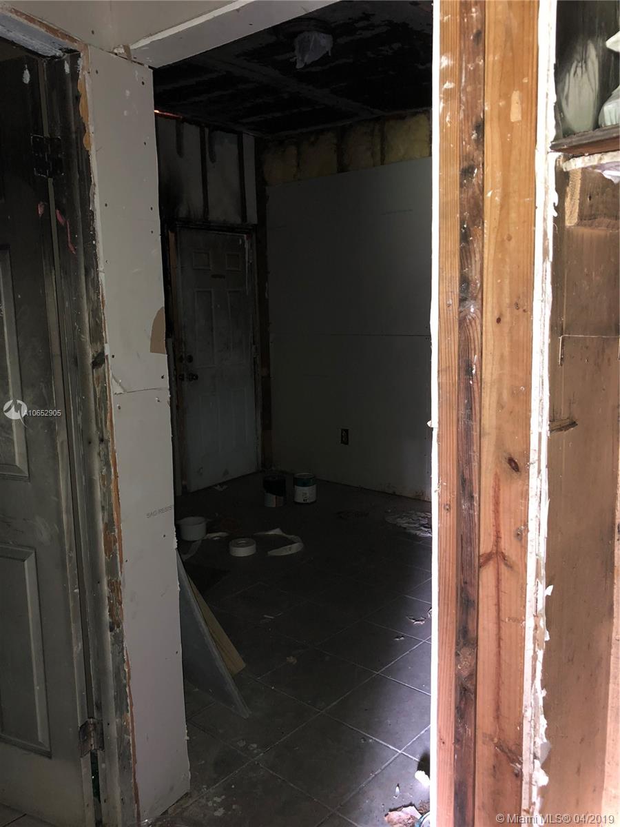 10020 Southwest 171st Street Miami, FL 33157 - Photo 11 of 20