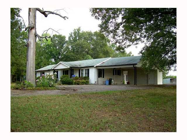 427 Higginbottom Road Selmer, TN 38375 - Photo 1 of 2 Gallery Image 1