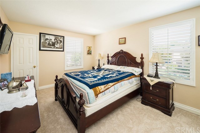 43 Declaration Place Irvine, CA 92602 - Photo 16 of 22