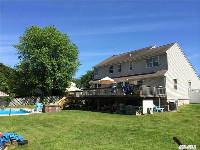 17 Inverness Road Holbrook, NY 11741 - Photo 16 of 19