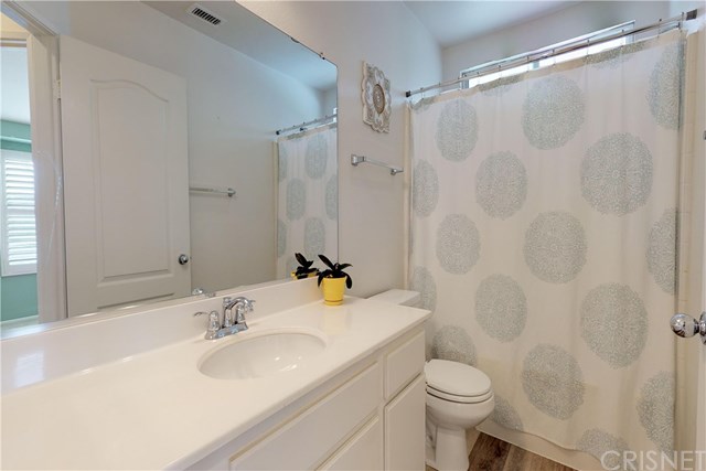 28427 Nicholas Circle Saugus, CA 91350 - Photo 27 of 32