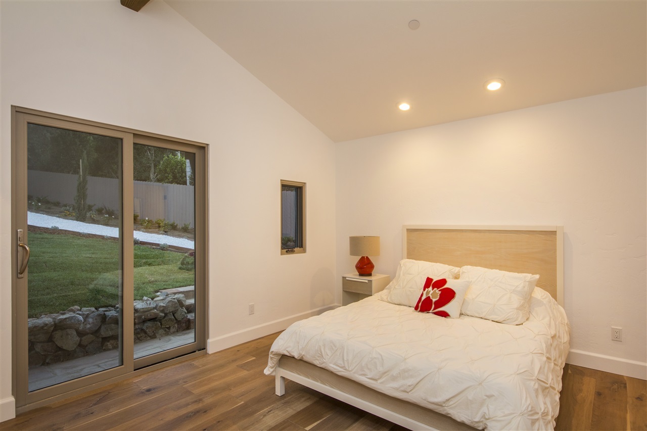 2810 Hidden Valley Road La Jolla, CA 92037 - Photo 12 of 25