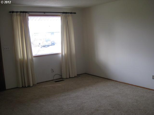 1810 Sallal Road Woodburn, OR 97071 - Photo 3 of 6 Gallery Image 3