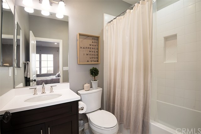 53 Livia Irvine, CA 92618 - Photo 32 of 67 Bedroom #2's private bathroom
