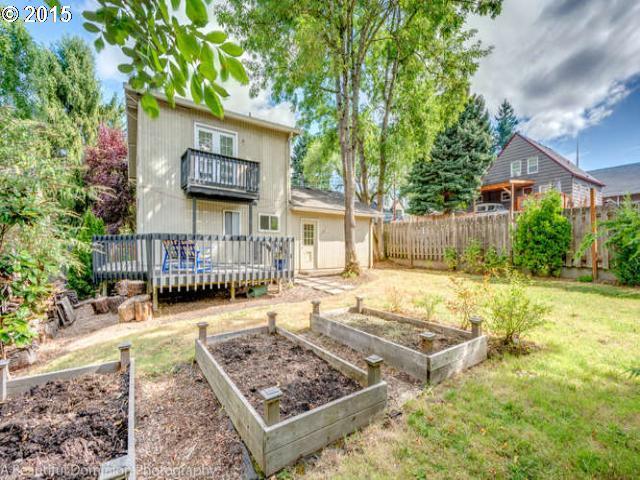 3922 Southwest Troy Street Portland, OR 97219 - Photo 14 of 15 Gallery Image 14
