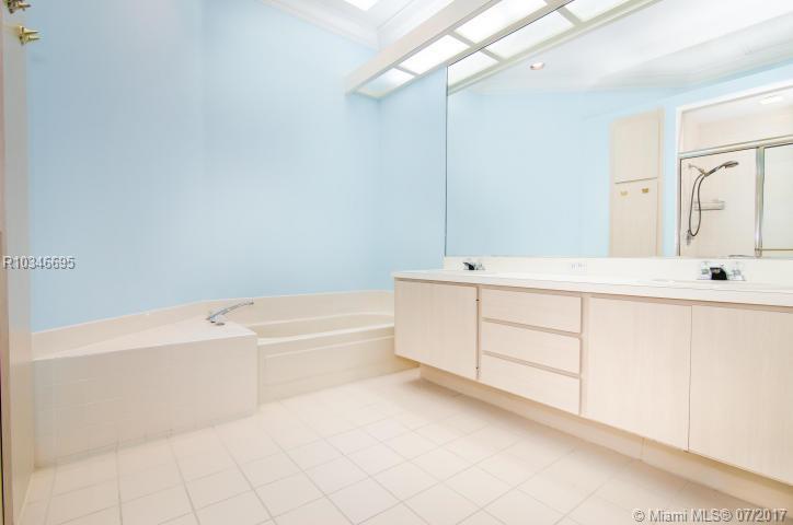 249 Hampton Place Jupiter, FL 33458 - Photo 15 of 28 Gallery Image 15