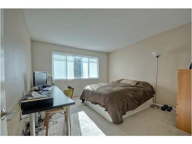 820 Encinitas Boulevard, Unit 202 Encinitas, CA 92024 - Photo 8 of 17 Master bedroom has extra sink and walk in closet