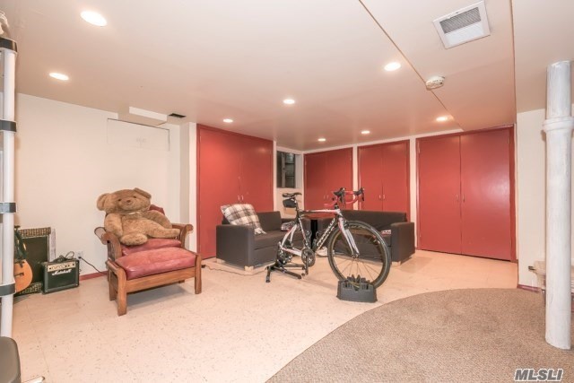 4 Larch Drive Great Neck, NY 11021 - Photo 18 of 20