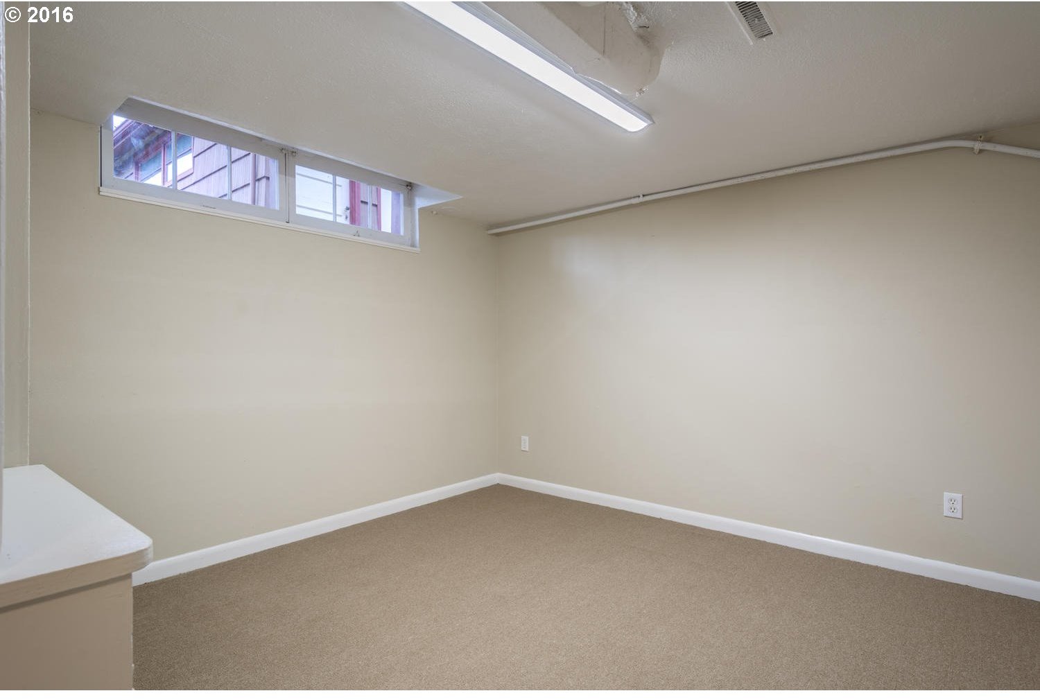 1923 Northeast Rosa Parks Way Portland, OR 97211 - Photo 15 of 32 Gallery Image 15