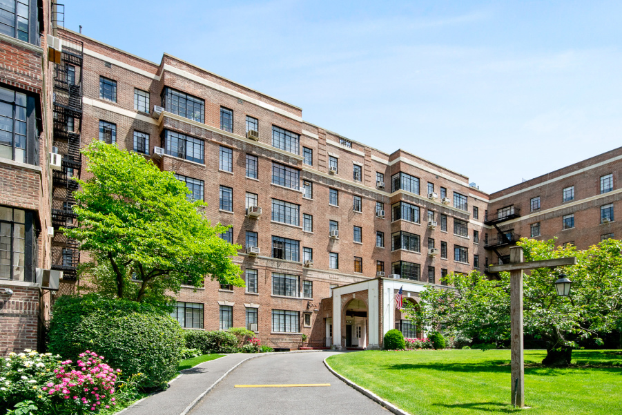 The Linden House 3001 Henry Hudson Pkwy W, Bronx, NY 10463 - Photo 1 of 3