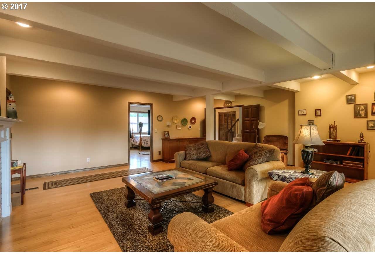 1330 Rafael Avenue North Keizer, OR 97303 - Photo 17 of 31 Gallery Image 17