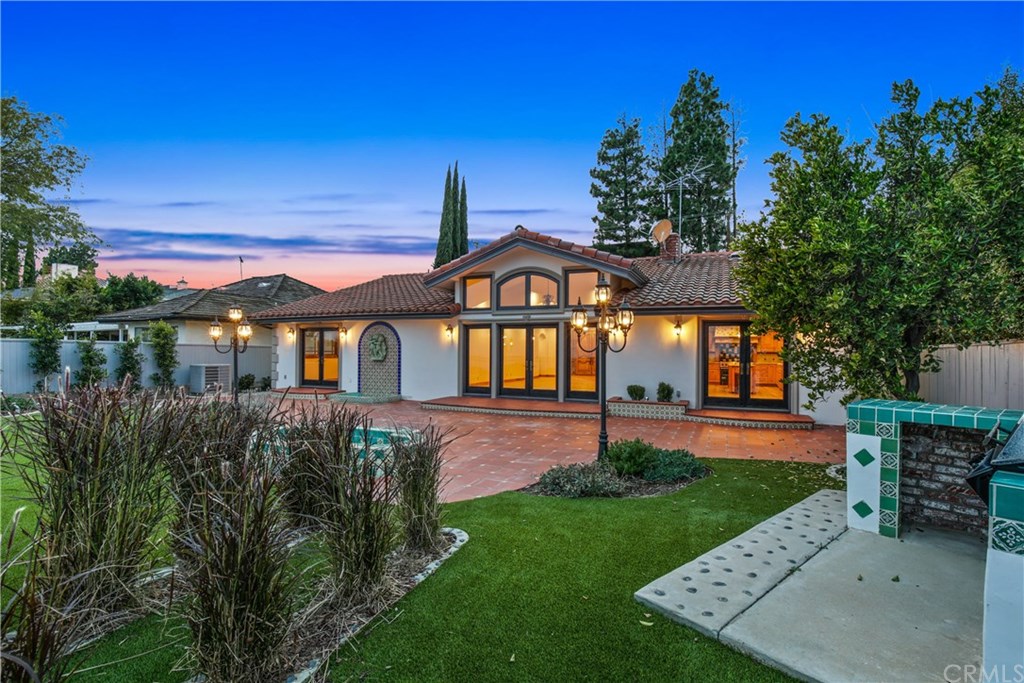 2380 Roscomare Road Los Angeles, CA 90077 - Photo 2 of 51