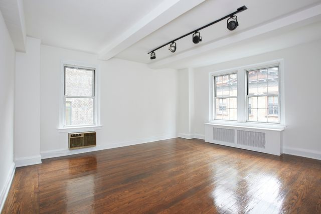 $860,000 | 31 East 12th Street, Unit 6E | Greenwich Village