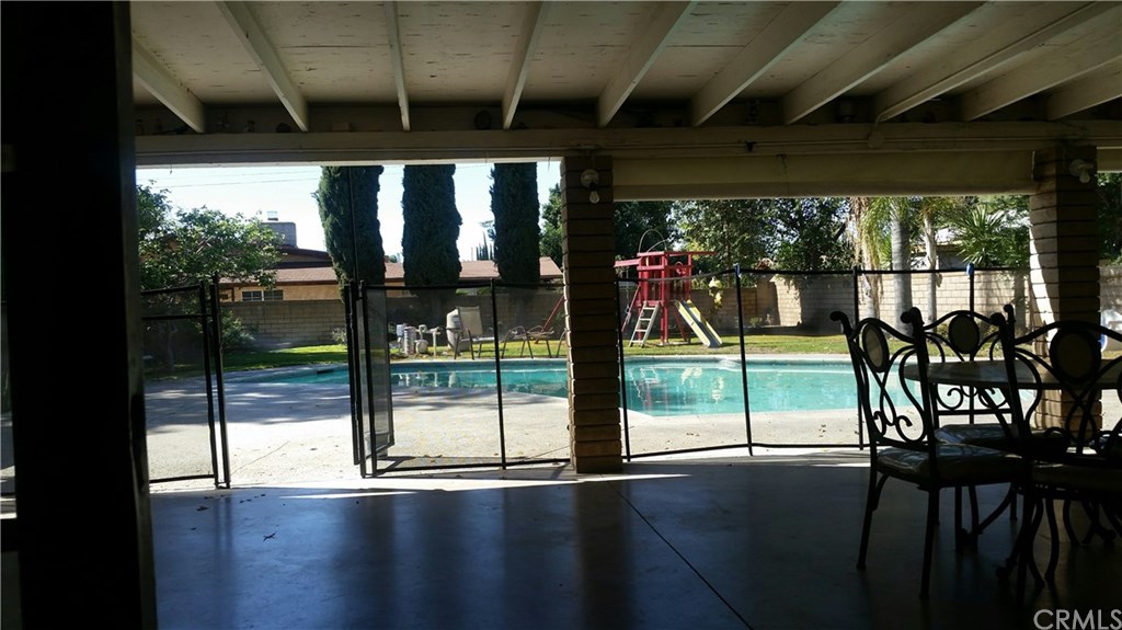 428 South Meridian Avenue Rialto, CA 92376 - Photo 5 of 7