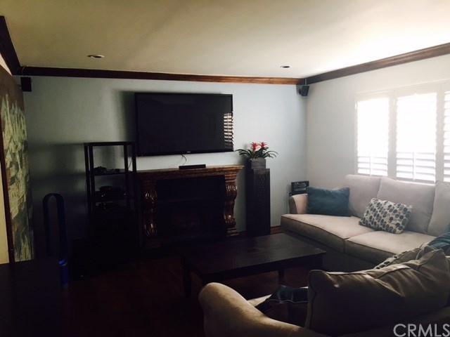 11742 215th Street, Unit 8 Lakewood, CA 90715 - Photo 4 of 20