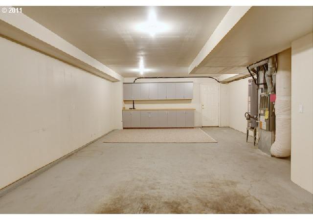 130 Northeast Bridgeton Road Portland, OR 97211 - Photo 9 of 16 Gallery Image 9