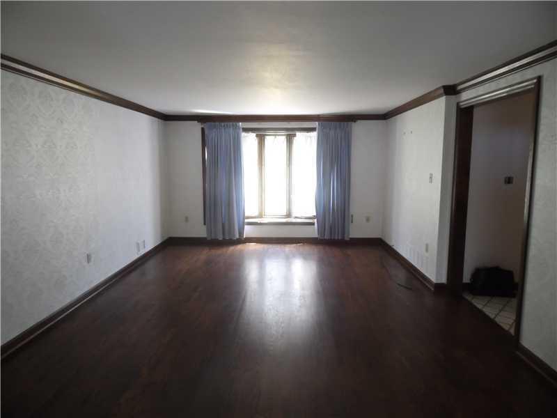 8249 Thompson Run Road Pittsburgh, PA 15237 - Photo 6 of 13 Gallery Image 6