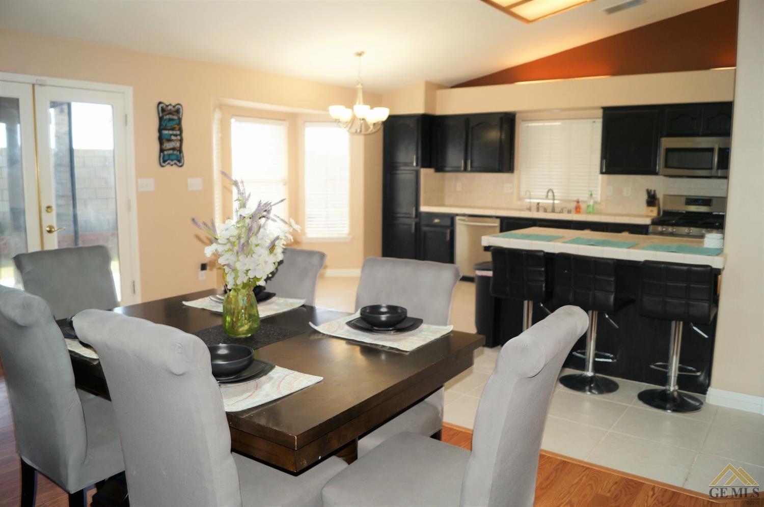 5407 Spring Flower Way Bakersfield, CA 93313 - Photo 9 of 21