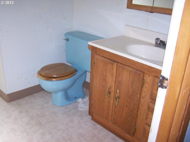 930 View Street Reedsport, OR 97467 - Photo 8 of 16 Gallery Image 8