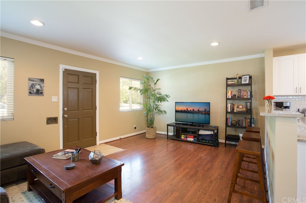 3634 Falcon Avenue Long Beach, CA 90807 - Photo 5 of 16