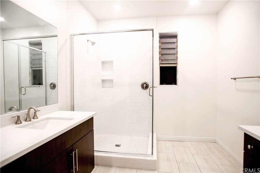 112 Acamar Irvine, CA 92618 - Photo 6 of 14 Master Bath With Dual Sinks