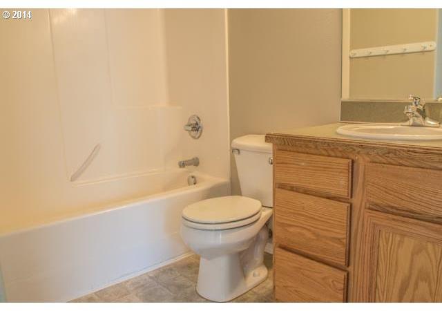 11007 Rees Street Northeast Donald, OR 97020 - Photo 8 of 16