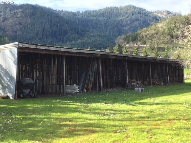 2072 North Myrtle Road Myrtle Creek, OR 97457 - Photo 29 of 30