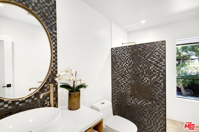 2501 Roscomare Road Los Angeles, CA 90077 - Photo 24 of 43