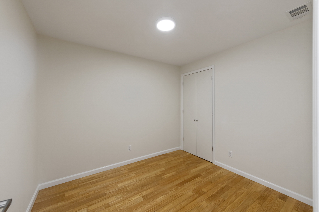 224 Montrose Avenue, Unit 2A Brooklyn, NY 11206 - Photo 5 of 6