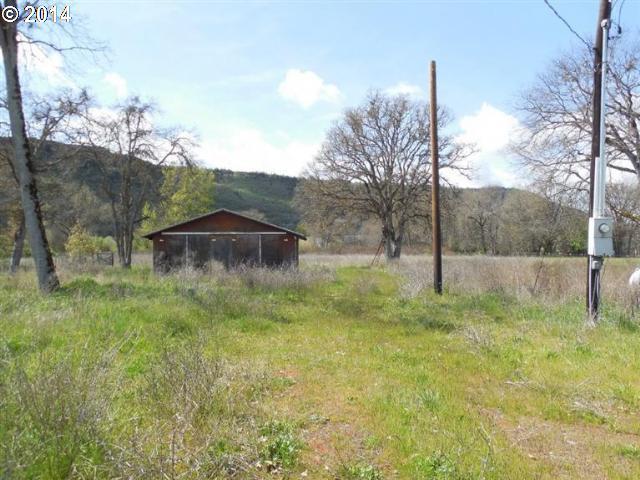 12065 Table Rock Road White City, OR 97503 - Photo 7 of 10