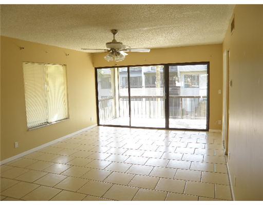 159 Northwest 70th Street, Unit 612 Boca Raton, FL 33487 - Photo 3 of 11
