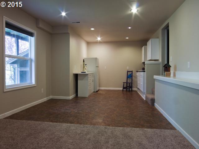 1929 Southwest Joshua Street Portland, OR 97219 - Photo 7 of 15 Gallery Image 7