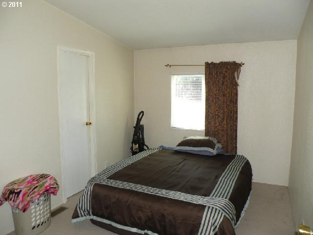 20650 Northeast Sandview Drive Fairview, OR 97024 - Photo 9 of 16