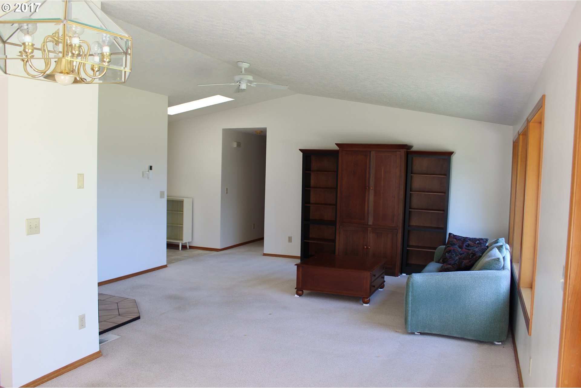 1441 Sunset Road Hood River, OR 97031 - Photo 14 of 24 Gallery Image 14