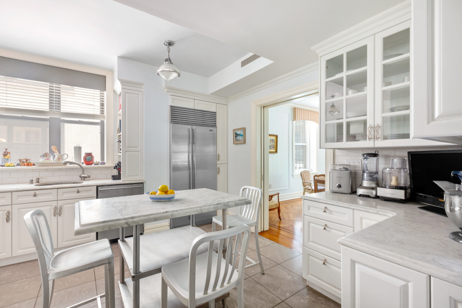 500 West End Avenue, Unit Garden B UNFURNISHED Manhattan, NY 10024 - Photo 9 of 16