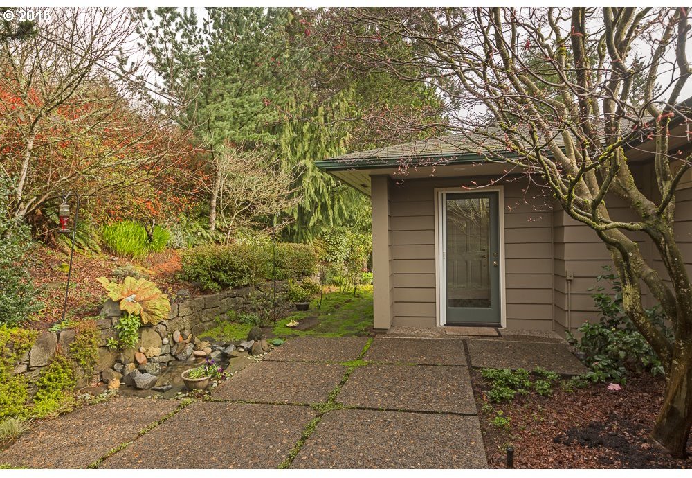 4155 Southwest Dosch Road Portland, OR 97239 - Photo 30 of 31