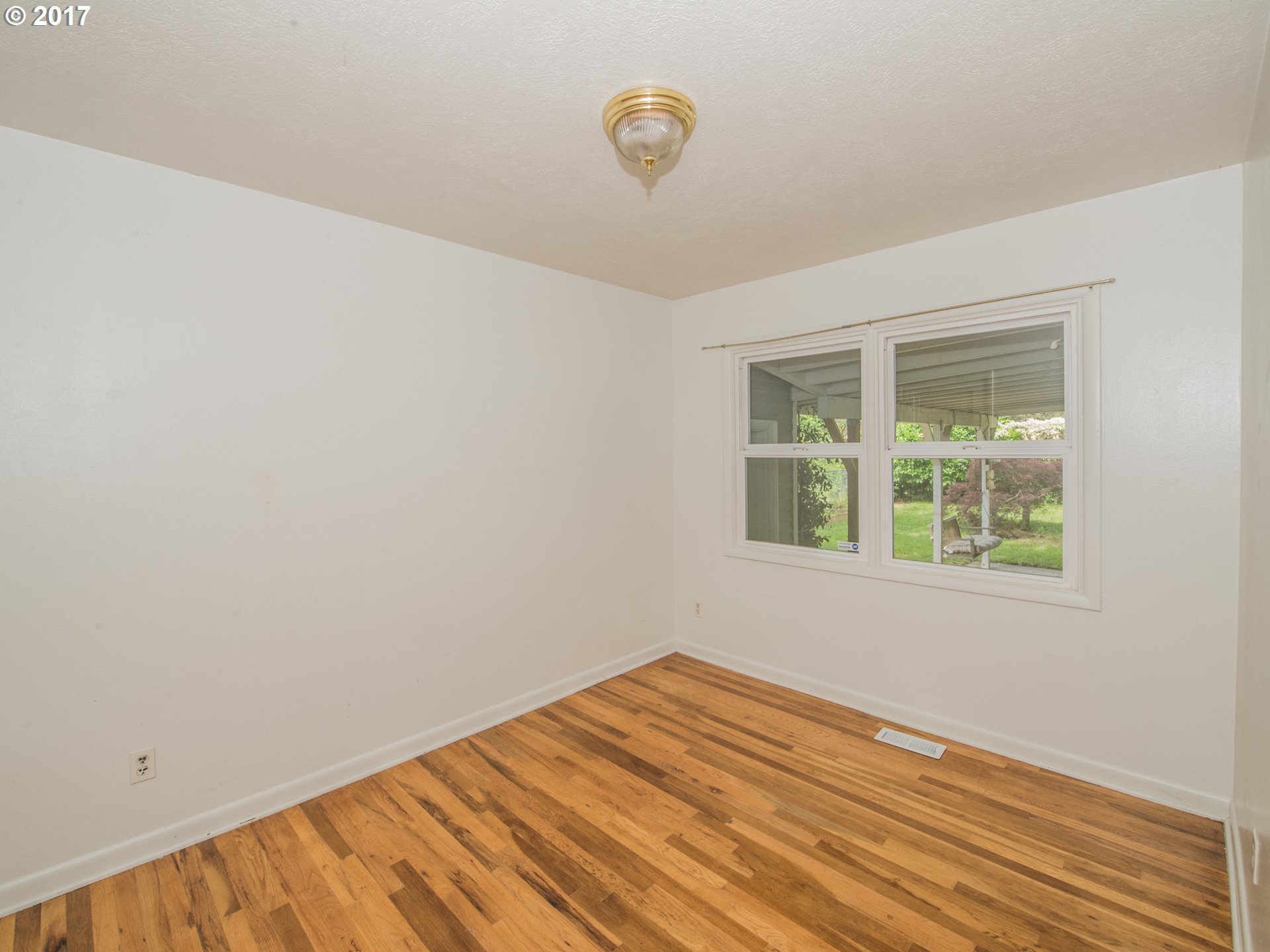 6523 Southeast 84th Avenue Portland, OR 97266 - Photo 13 of 18
