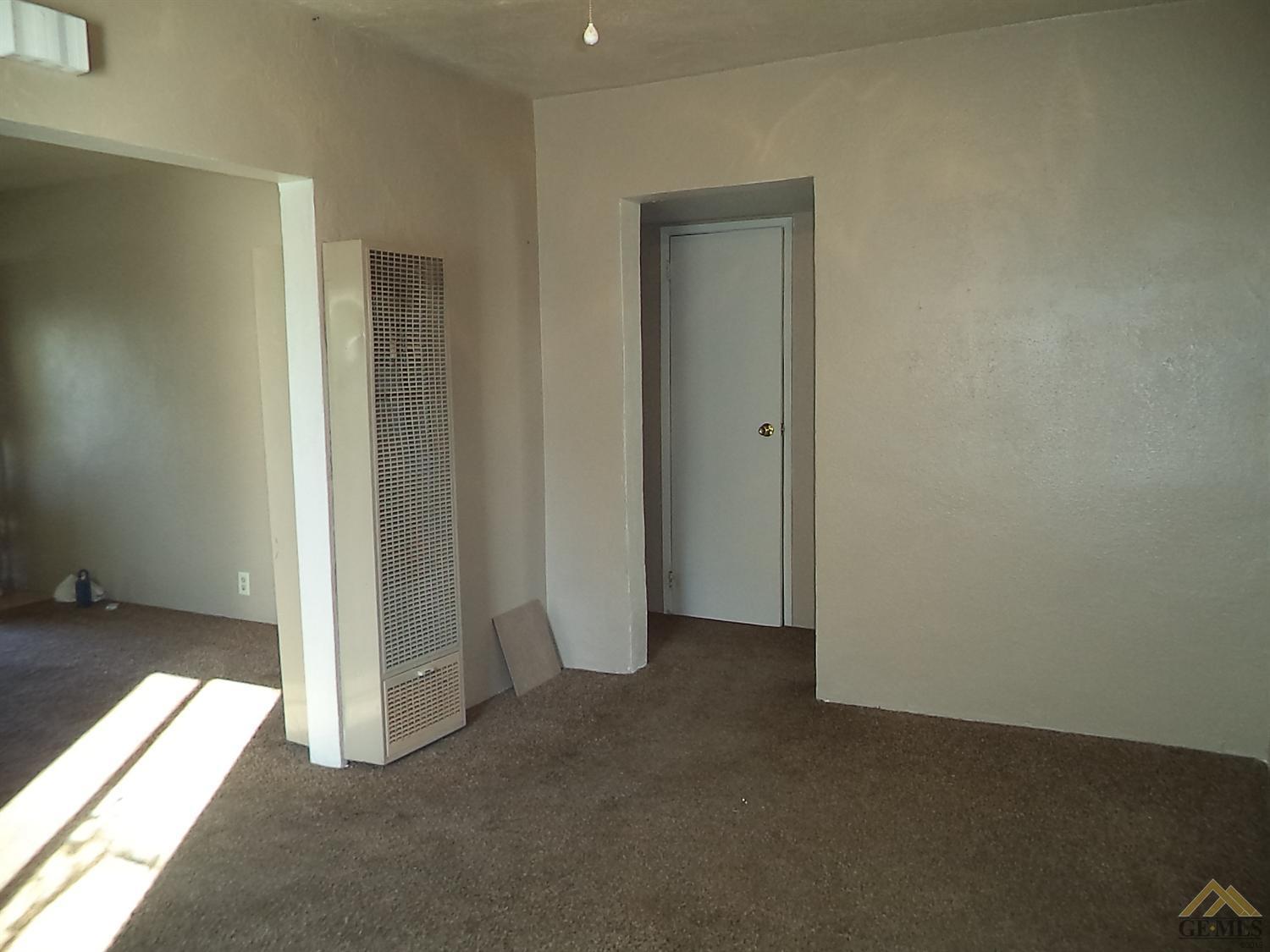 1304 Sequoia Drive Bakersfield, CA 93308 - Photo 6 of 17
