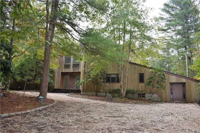 100 Bull Path East Hampton, NY 11937 - Photo 1 of 1 front view