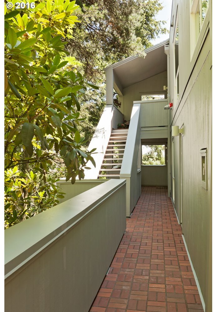 5403 Southwest View Point Terrace, Unit 201 Portland, OR 97239 - Photo 5 of 23