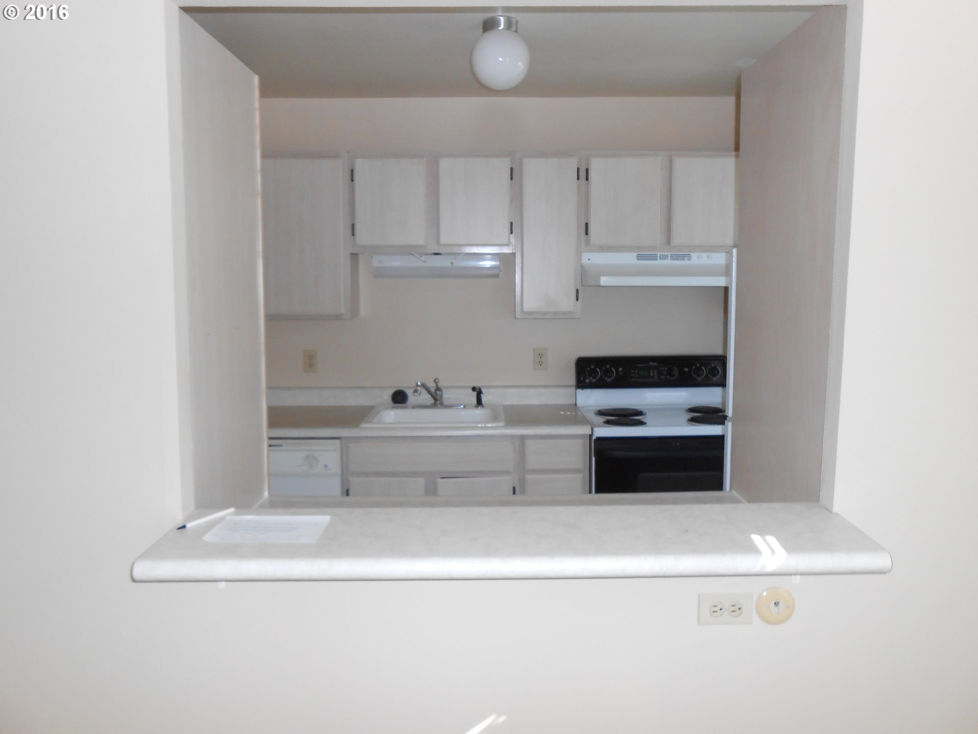 7708 Southwest Barnes Road, Unit D Portland, OR 97225 - Photo 4 of 10 Gallery Image 4