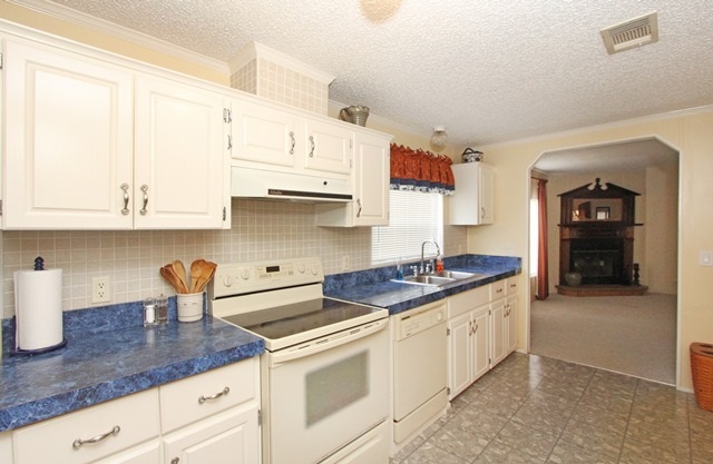 481 Stokes Landing Road Palatka, FL 32177 - Photo 6 of 15 Kitchen View 1