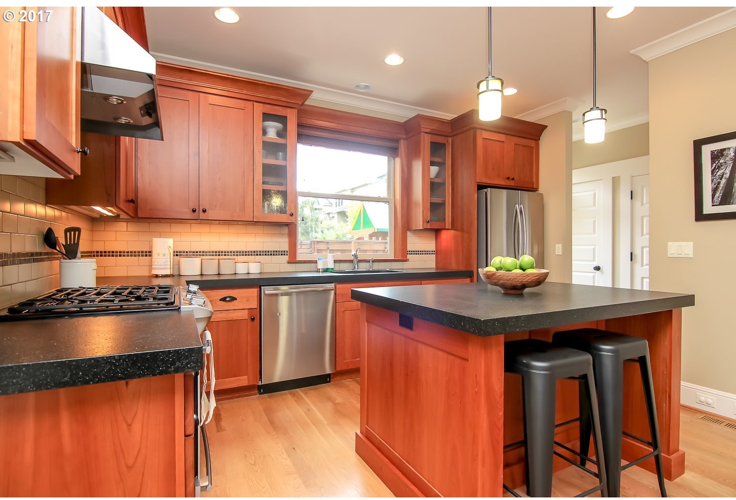 3324 Northeast Rodney Avenue Portland, OR 97212 - Photo 9 of 27 Gallery Image 9