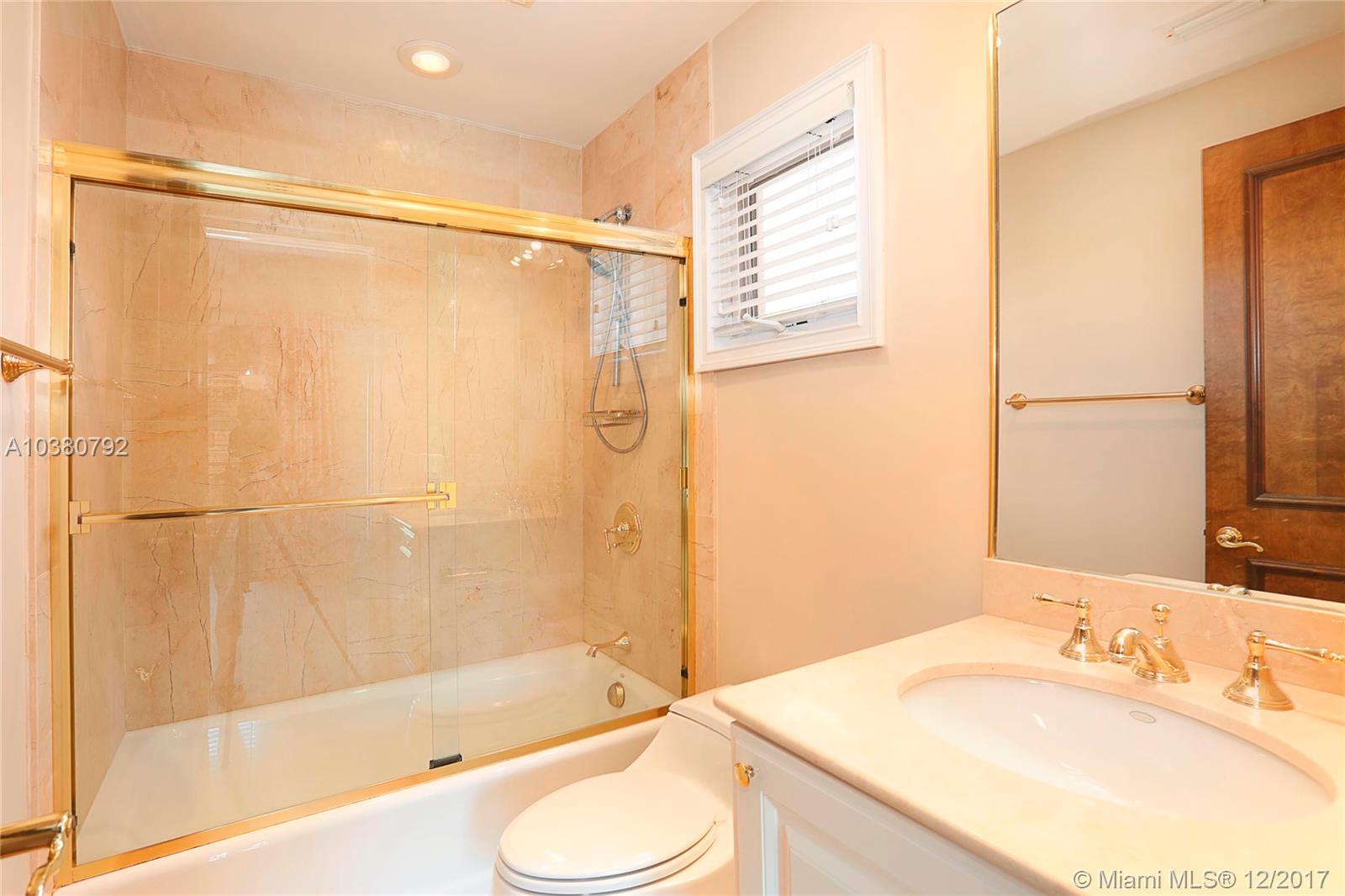 14 Turtle Walk Key Biscayne, FL 33149 - Photo 20 of 27