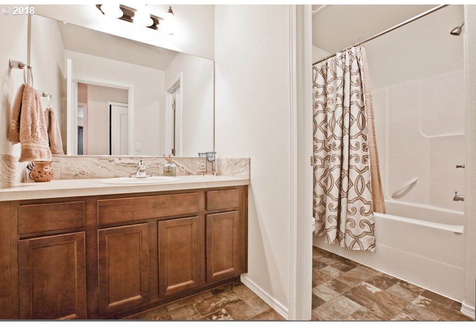 2994 Reed Avenue Woodburn, OR 97071 - Photo 16 of 25 Gallery Image 16