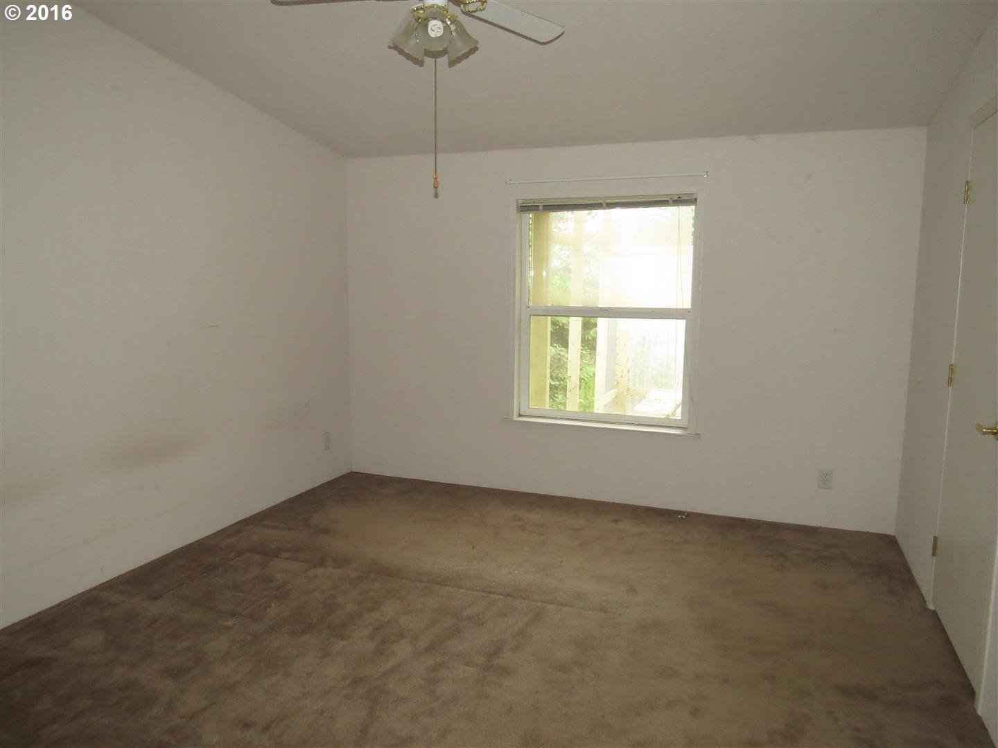 69 Risk Road Cathlamet, WA 98612 - Photo 9 of 13 Gallery Image 9