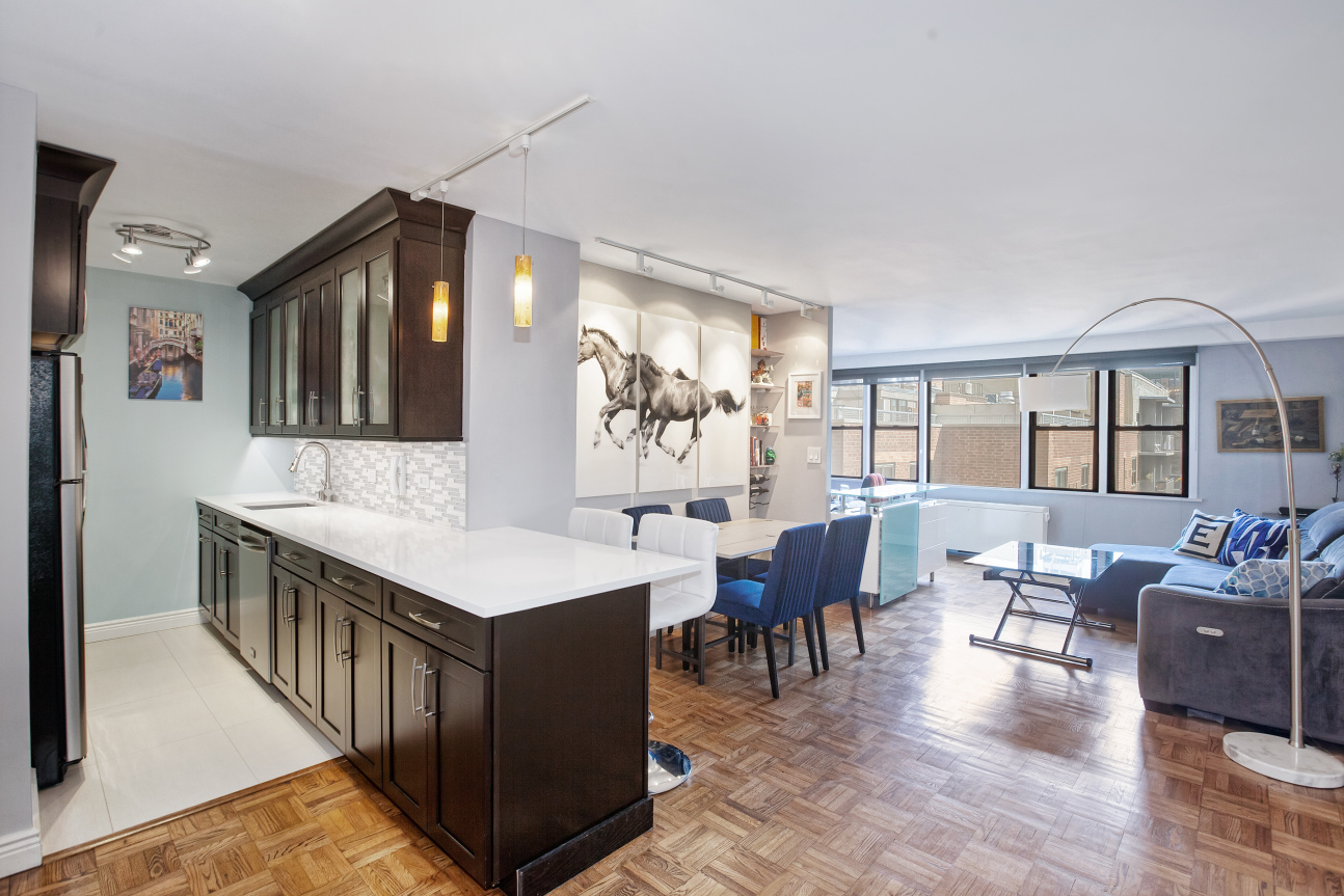 201 East 21st Street, Unit 8H Manhattan, NY 10010 - Photo 1 of 6