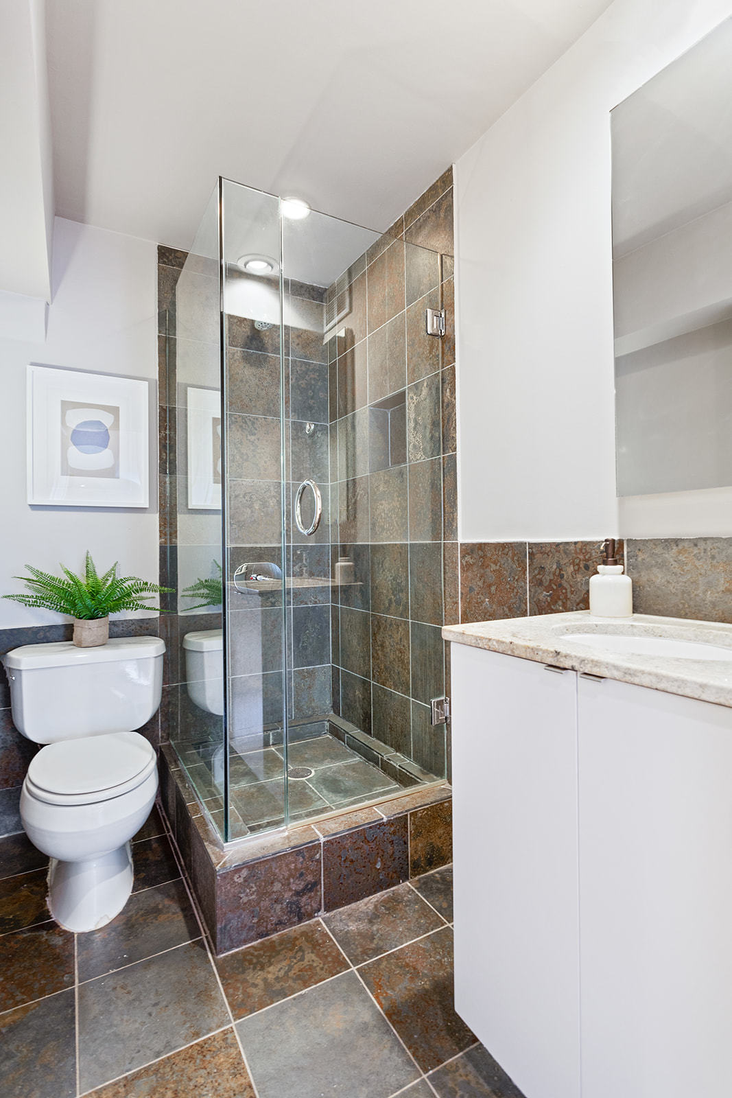 315 West 23rd Street, Unit 2D Manhattan, NY 10011 - Photo 7 of 10