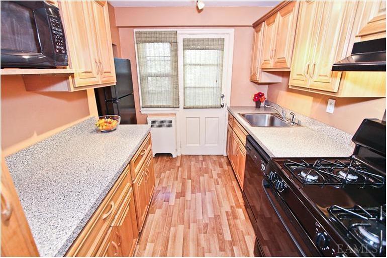 30 Pondview Road, Unit A Rye, NY 10580 - Photo 8 of 27